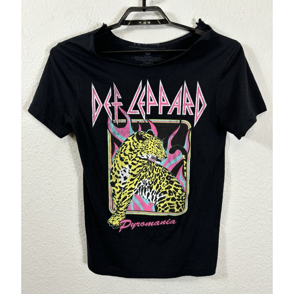Def Leppard T Shirt Size S Distressed Short Sleeve Cotton Black *Cut Neckline